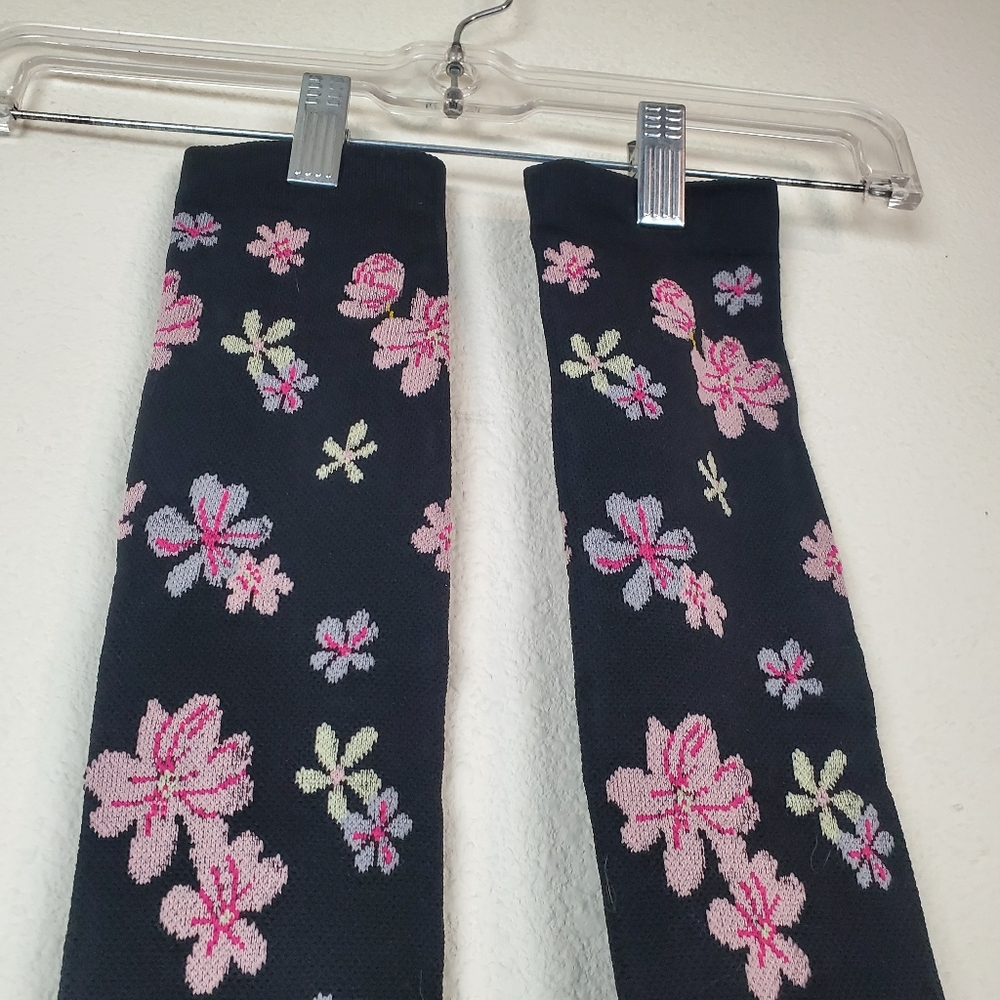 Floral Patterned Black Long Socks - Picture 3 of 3